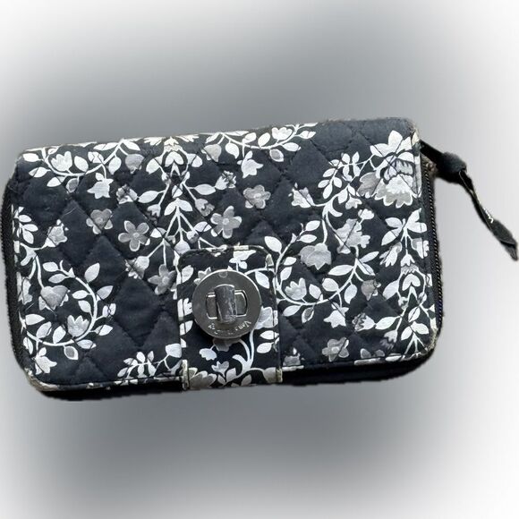 Vera Bradley turn lock, long wallet, quilted, zipper compartments ￼ - Picture 1 of 6